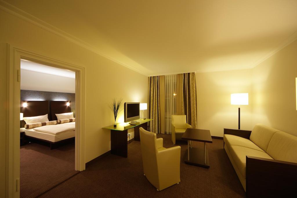 Hotel Am See Salzgitter Oda fotoğraf