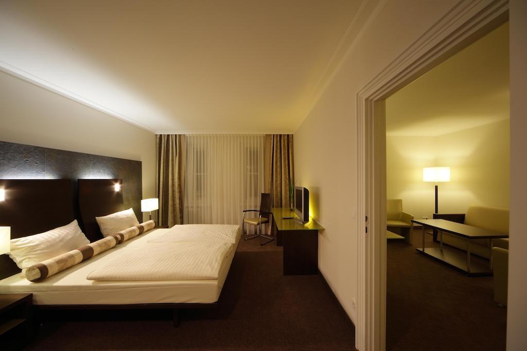 Hotel Am See Salzgitter Oda fotoğraf